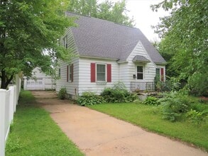 Building Photo - 1621 Badger Ave