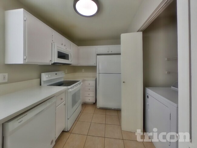 Foto del edificio - 1812 Wild Jan Dr