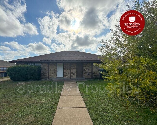 Building Photo - 2409 Patrick Henry St