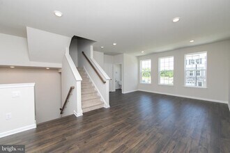 Building Photo - 495 Monte Farm Rd