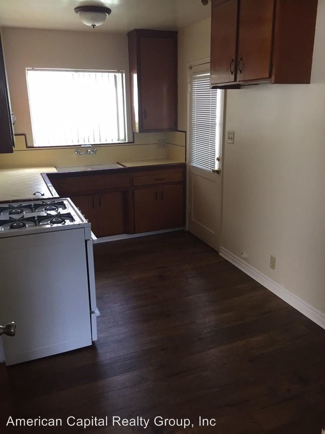 Building Photo - 10516 Arrington Ave