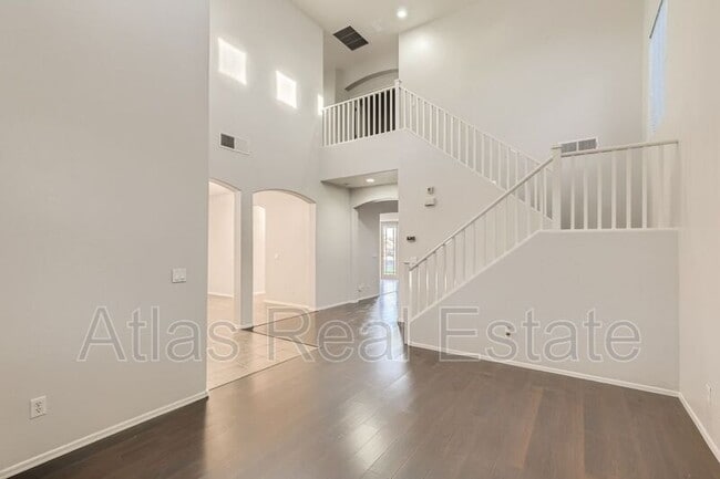 Building Photo - 6732 W Carson Rd