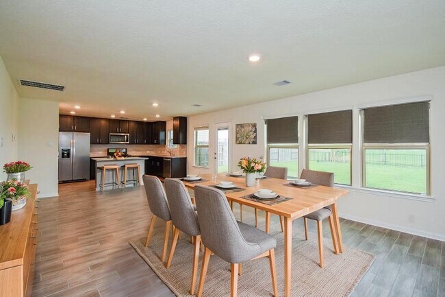 Foto del edificio - 4930 Lucky Fawn Ln