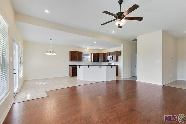 Building Photo - 13888 Ponderosa Dr