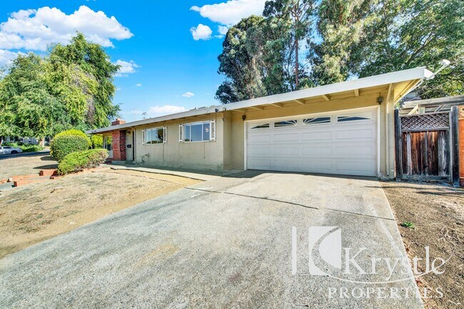 Foto del edificio - Updated Vallejo Home with Large Yard and 2-Car Garage