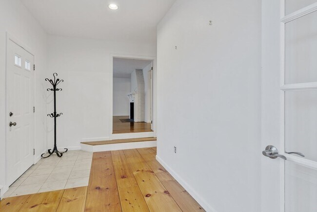 Foto del edificio - 74 Burlington St
