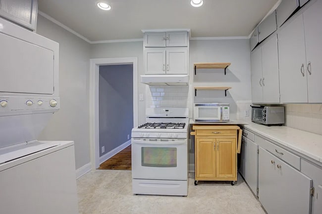 Foto del edificio - 3330 12th St