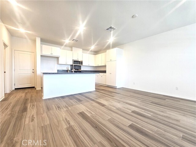 Building Photo - 16030 Lasselle St