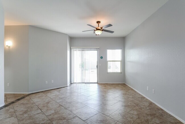 Foto del edificio - 3761 W Eastman Ct