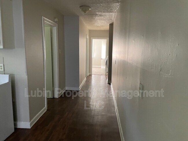 Building Photo - 757 Hilton St