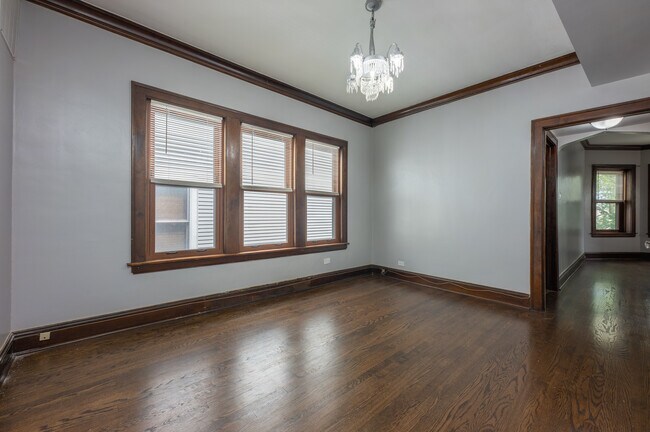 Foto del edificio - 4018 N Maplewood Ave