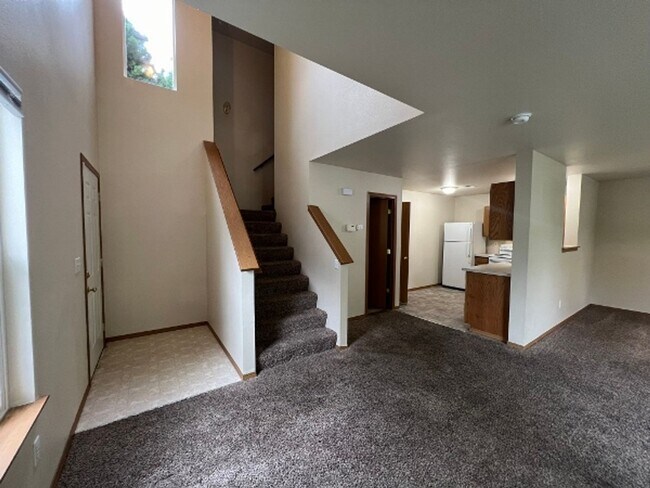 Building Photo - PENDING APPLICATION; Pet Friendly College ...