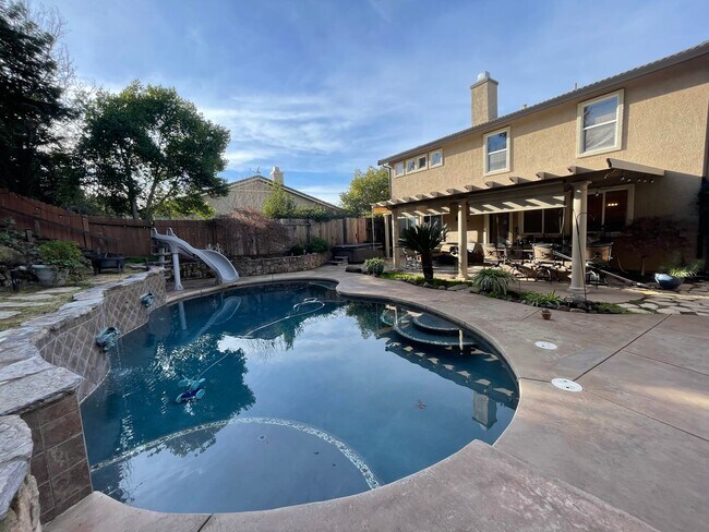 Building Photo - **COMING SOON*** BEAUTIFUL 2 STORY EXECUTI...