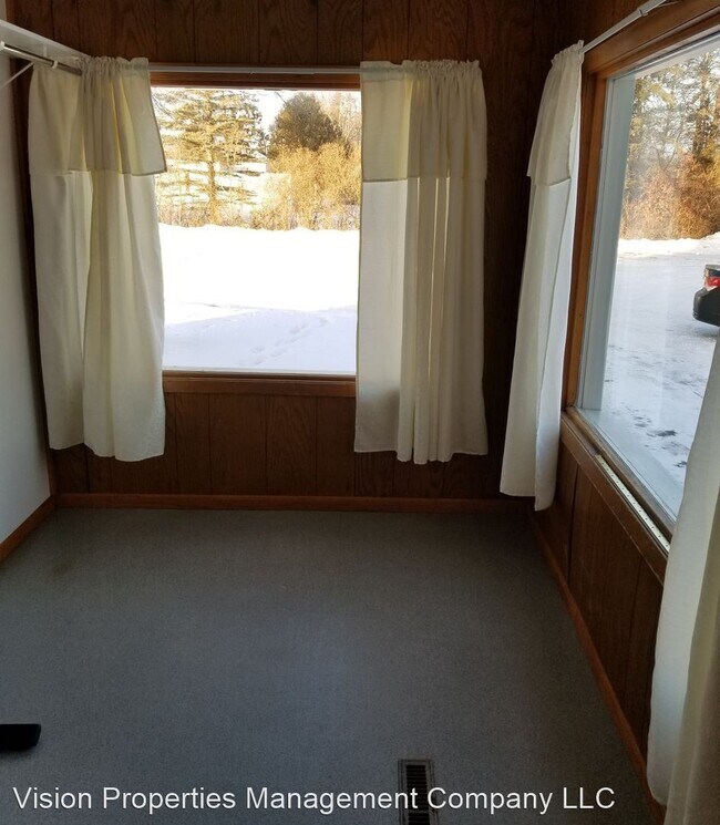 4 br, 2 bath House 1111 Roosevelt Road SE House Rental in Bemidji