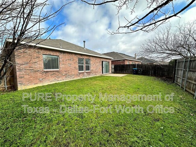 Foto del edificio - 5033 Caraway Dr