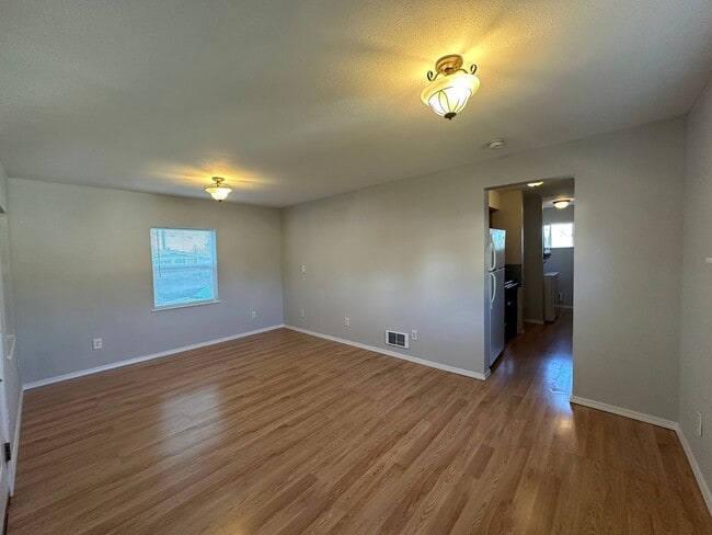 Building Photo - Stand-alone 1BR Home | W/D | Prime North E...
