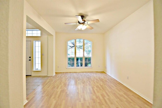 Foto del edificio - 4220 N Summercrest Loop