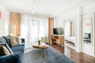 Building Photo - 811 9th Ave