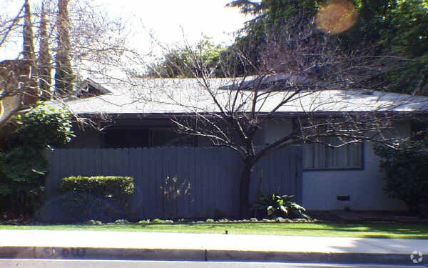 Primary Photo - 2440-2444 El Molino Ave