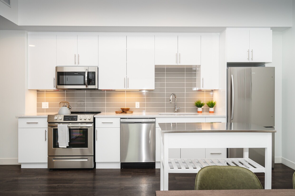 The Arts Res Apartments 233 Kennedy St Winnipeg, MB