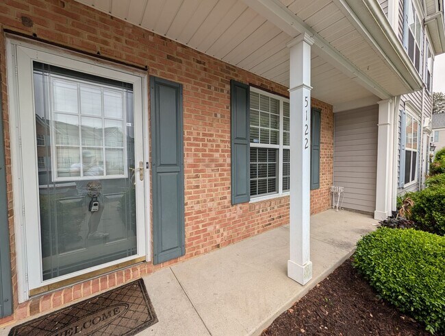 Foto del edificio - 5122 Brooke Lauren Ln