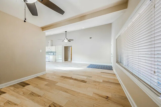 FRONT HOUSE Living room - 4521 Merle Dr