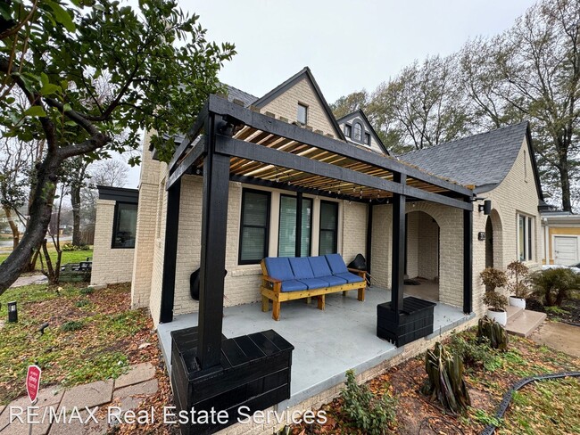 Foto del edificio - 4 br, 3 bath House - 905 Gladstone Boulevar