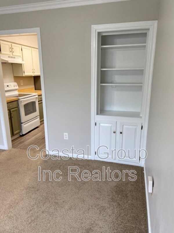 Building Photo - 3540 Sir Wilfred Pl