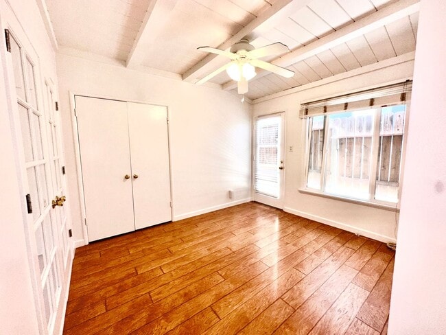 Building Photo - Charming Manhattan Beach Home with Spacious Yard – Prime Location!