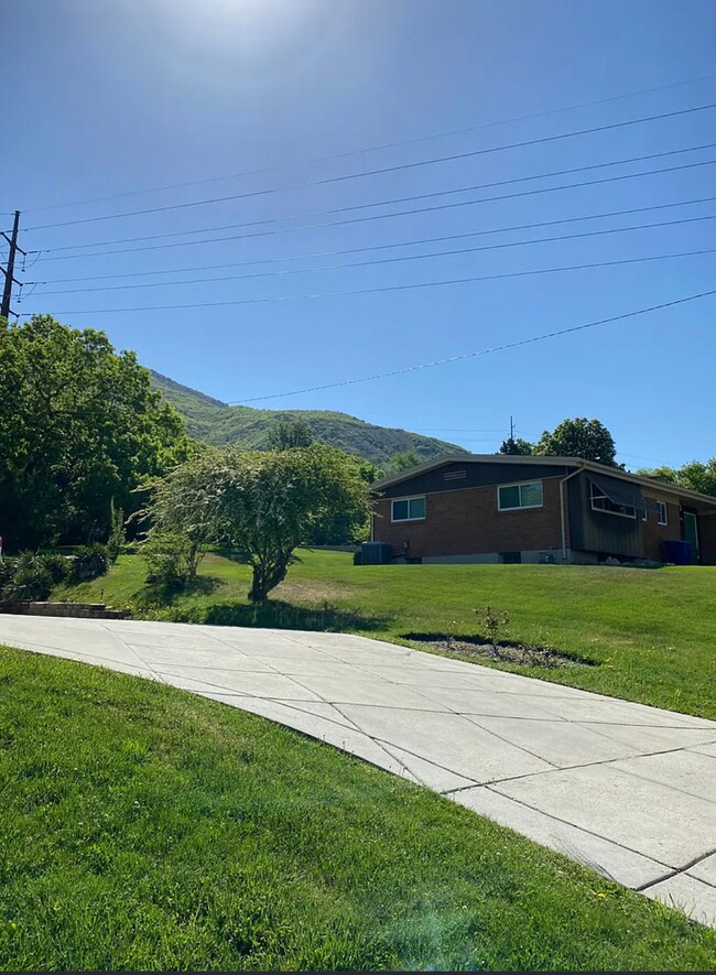 Foto del edificio - 4070 College Dr
