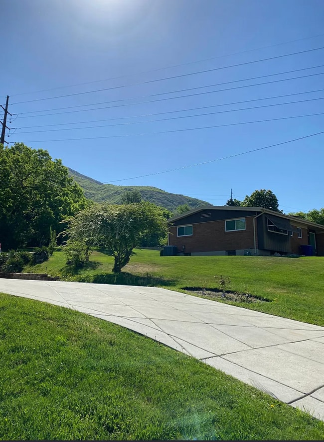Building Photo - 4070 College Dr