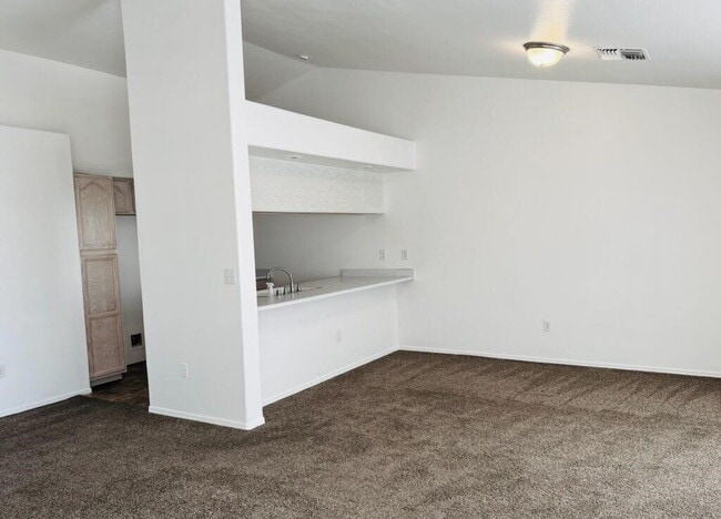 Building Photo - 1344 Park Ln