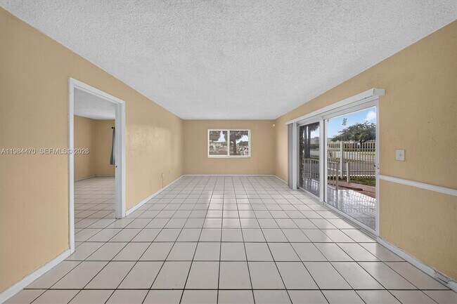Foto del edificio - 505 NW 177th St