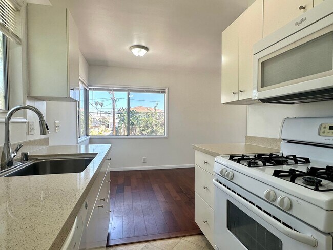 Foto del edificio - 917 N Cedar St
