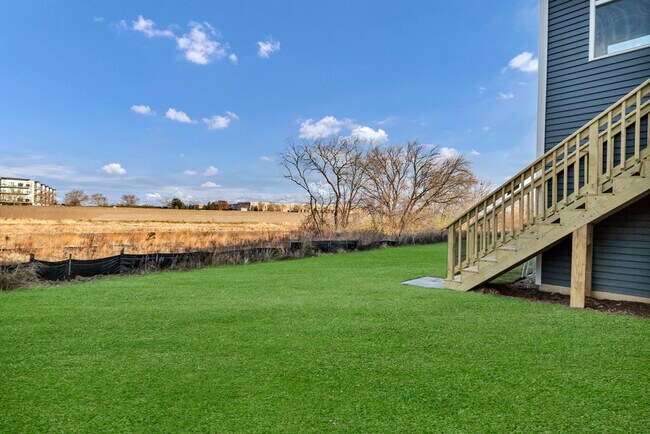 Foto del edificio - 668 Branson Dr