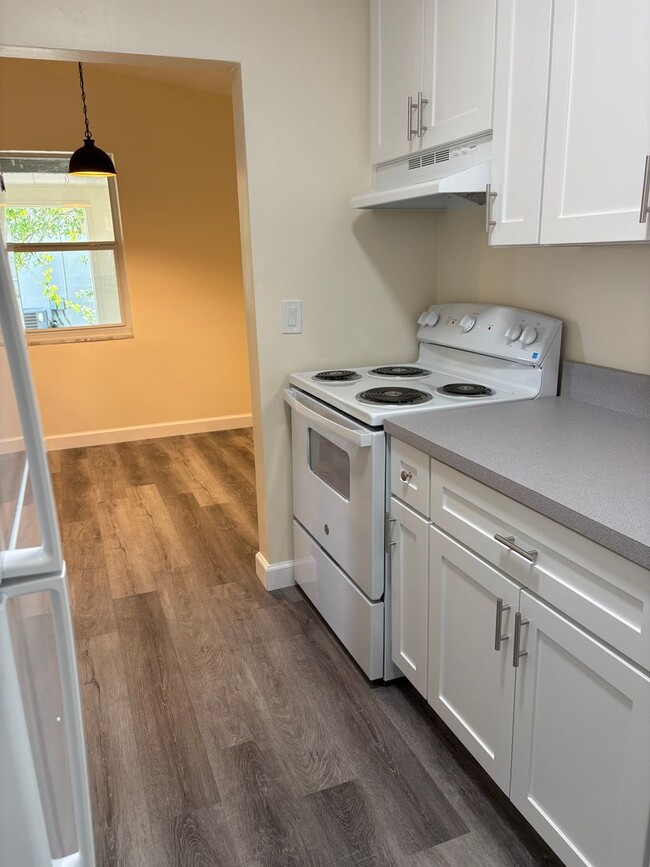 Building Photo - Totally Remodeled Deltona Beauty - CALL SH...