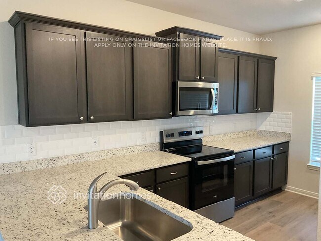 Building Photo - 10025 Pilot Pl