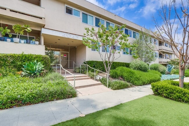 Exterior - Baldwin Hills Apartment Living – Convenien...
