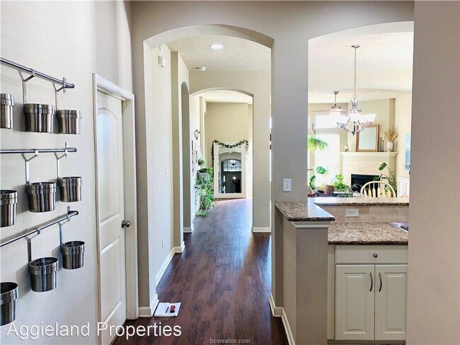Building Photo - 3 br, 2 bath House - 15313 Lowry Meadow