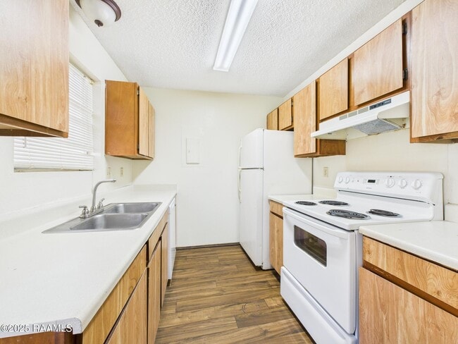 Foto del edificio - 201 High Meadows Blvd