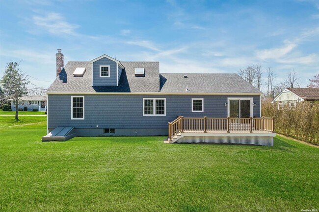Building Photo - 970 Village Ln