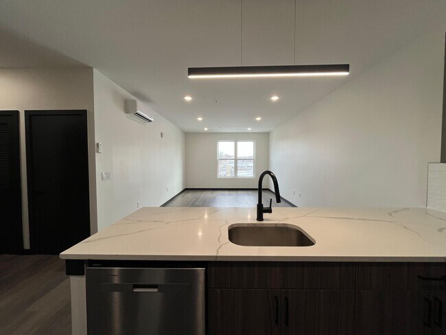 Foto del edificio - 133 Mallory Ave