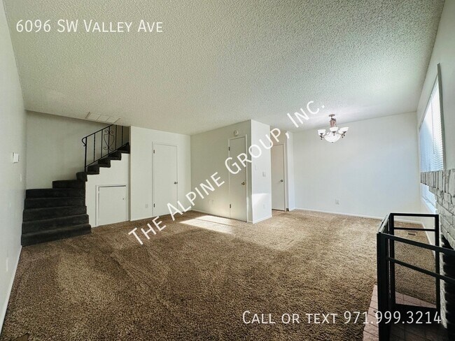 Foto del edificio - 2 Bedroom Townhome!