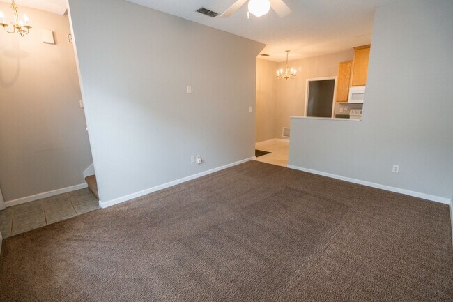 Foto del edificio - 3/3 Townhome on NW Side