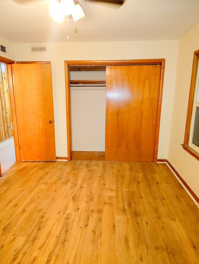 Foto del edificio - 1120 Metropolis St