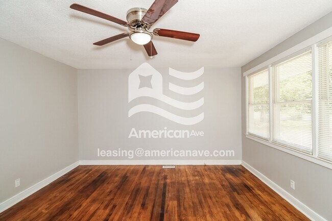 Foto del edificio - 883 Medfield Rd