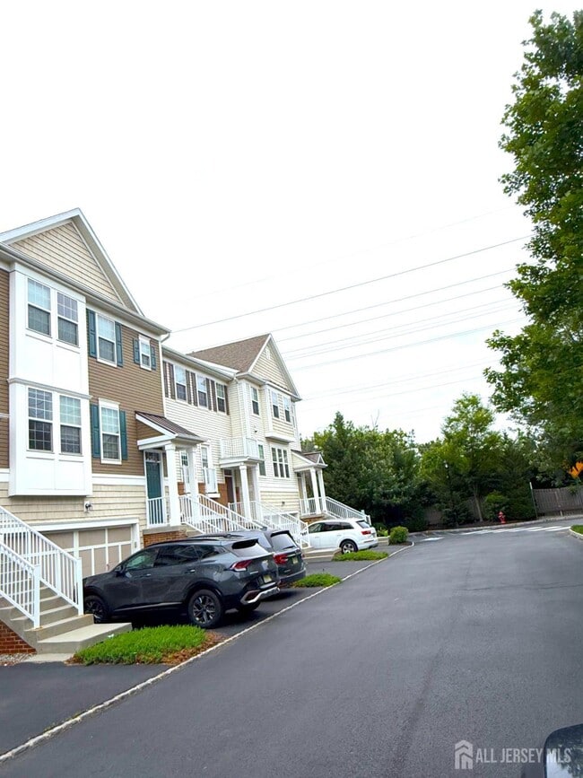 Building Photo - 1305 Hudson Cir