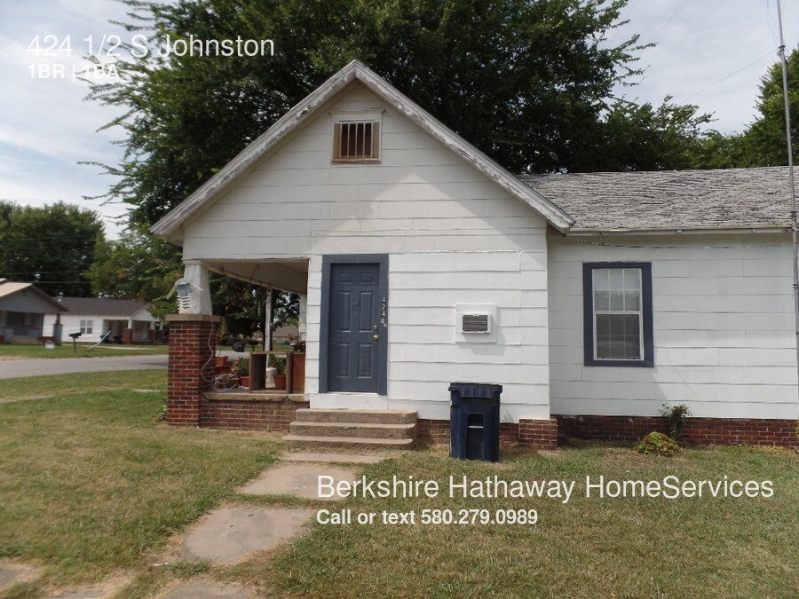 Primary Photo - 424 1/2 S Johnston St