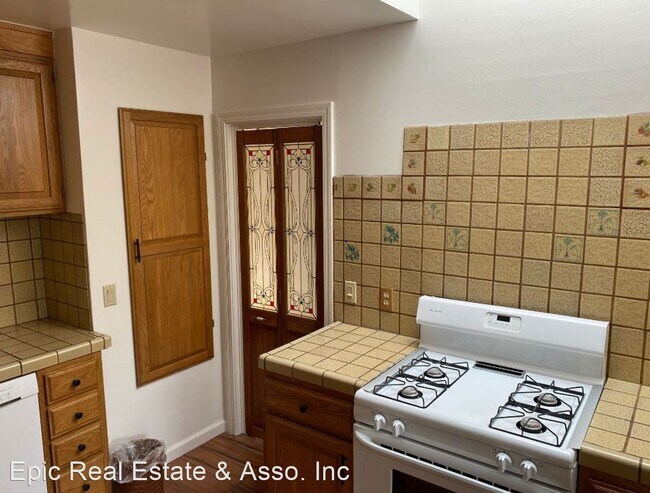 Building Photo - 4 br, 3 bath House - 42 Staples Ave