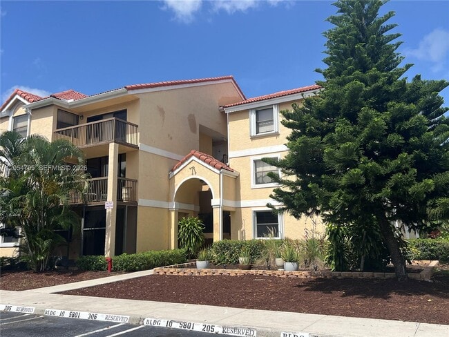 Foto del edificio - 5801 Riverside Dr